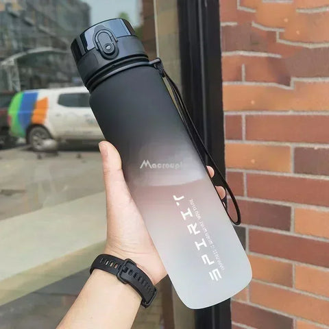 0.5/1L Sports Water Bottle – Leak-Proof Portable Gym Bottle