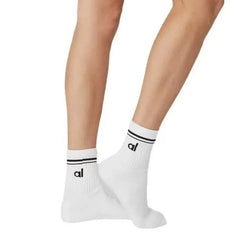 2025 Women’s Retro Cotton Yoga Socks – Medium Long