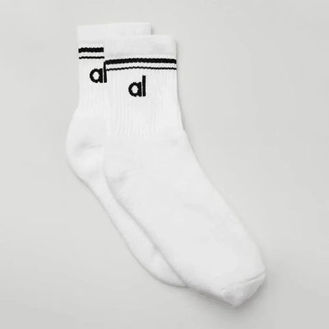 2025 Women’s Retro Cotton Yoga Socks – Medium Long